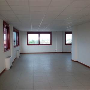 Ufficio In Vendita a Reggio nell'Emilia