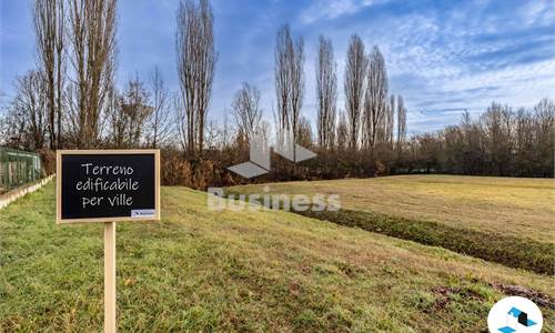 QUINZIO AREA: BUILDING LAND FOR VILLAS