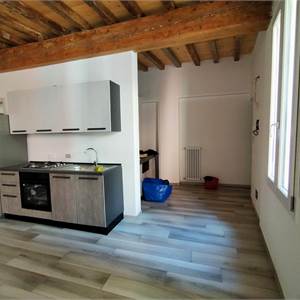 Appartamento In Affitto a Reggio nell'Emilia