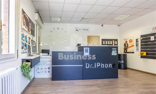 Commercial Premises / Showrooms Sale in Reggio nel