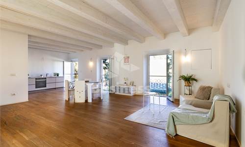 ELEGANZA, LUCE E SPAZIO IN CENTRO STORICO