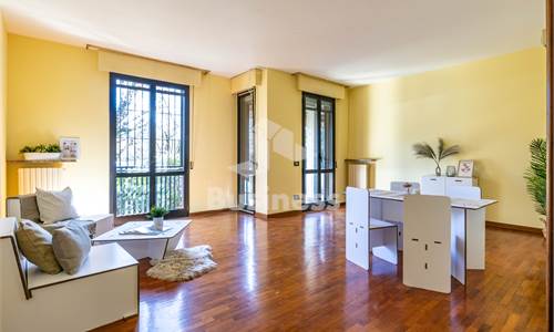 ZONA OSPEDALE: 2 CAMERE E 2 BAGNI IN PRESTIGIOSA PALAZZINA